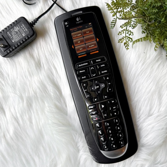 Logitech WD230XM Harmony One Universal Remote Control 815-000038 w/Charging Base - Picture 3 of 4